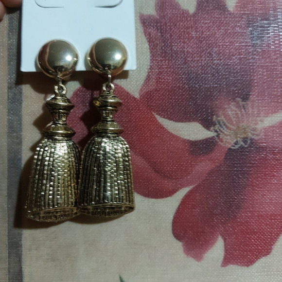3/$35 Gold earrings - Picture 3 of 3